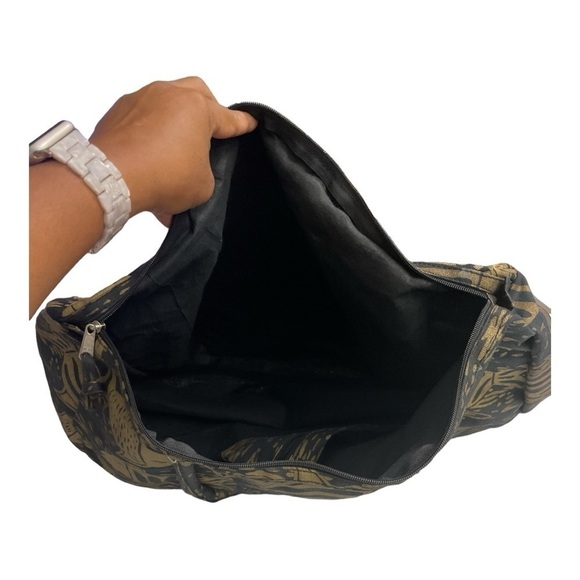 Fish design Travel bag, Overnight bag, Duffel style bag, Carry on Bag - Picture 5 of 16